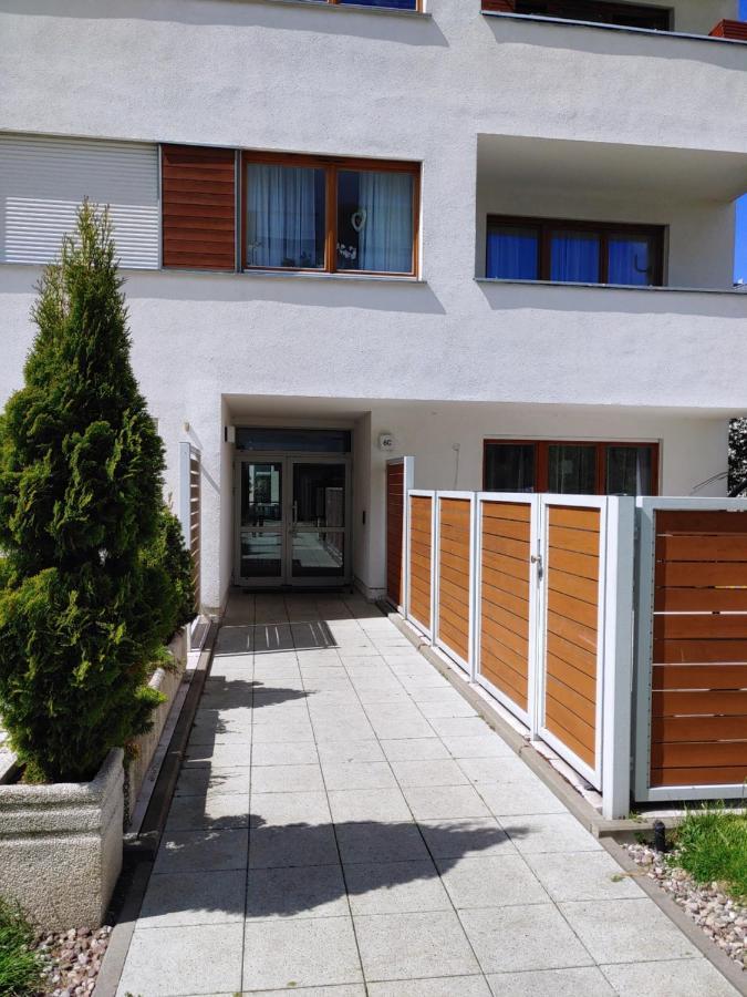 Swinoujscie Platan Patio 6 - Berry Apartments Dış mekan fotoğraf