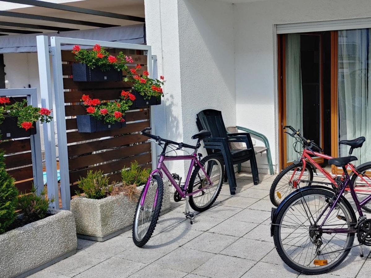 Swinoujscie Platan Patio 6 - Berry Apartments Dış mekan fotoğraf